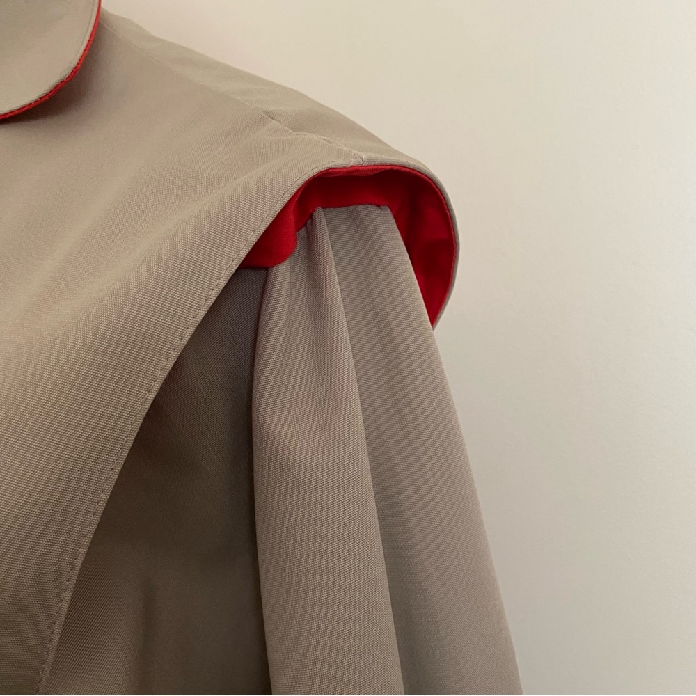 Women’s Trench Dress Coat size 8PET Beige w/ red details, tie waist, like new - Picture 9 of 16